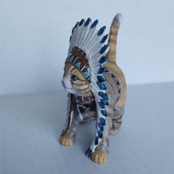 Hamilton Collection Chief Runs with Paws Feathers 'N Fur Kittens figurine - Picture 5 of 7